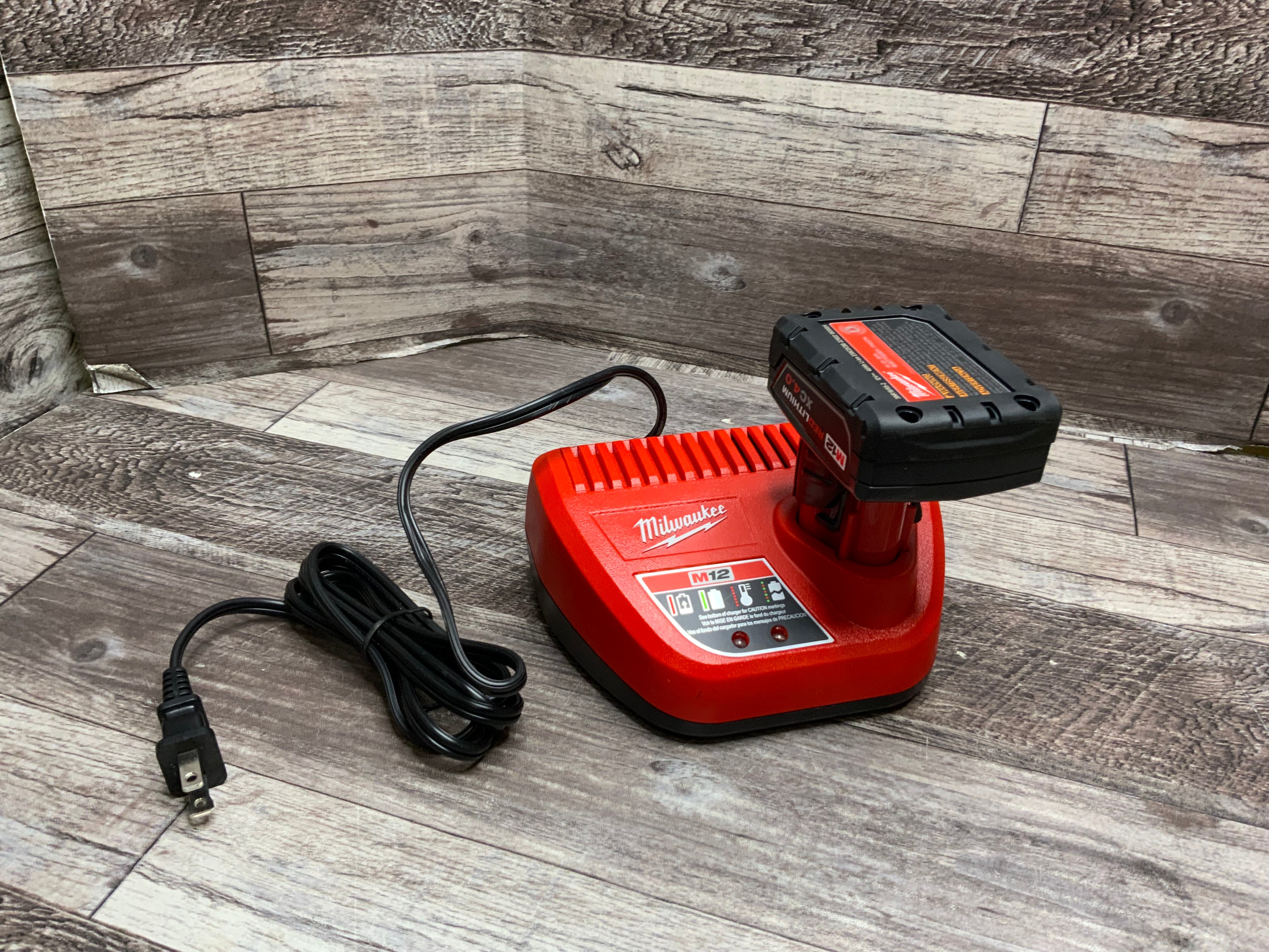 Milwaukee M12 12-Volt Lithium-Ion XC Battery Pack 4.0 Ah and Charger Starter Kit (8129040875758)